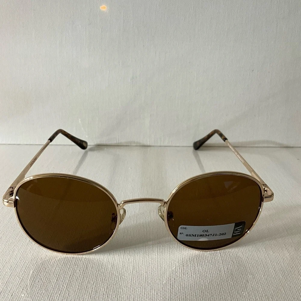 Chic Gold Sunglasses with Brown Lenses